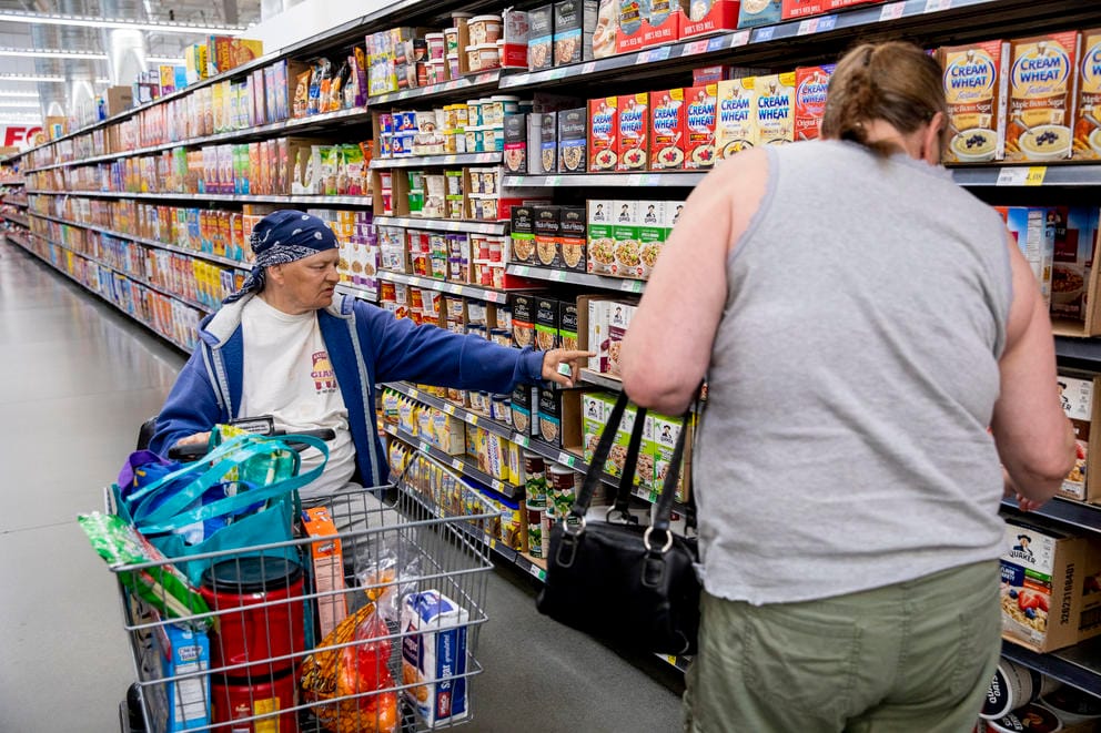 Gina in a grocery isle
