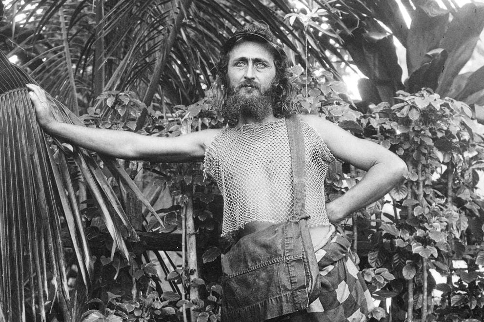 Darling in tropical garb, 1907